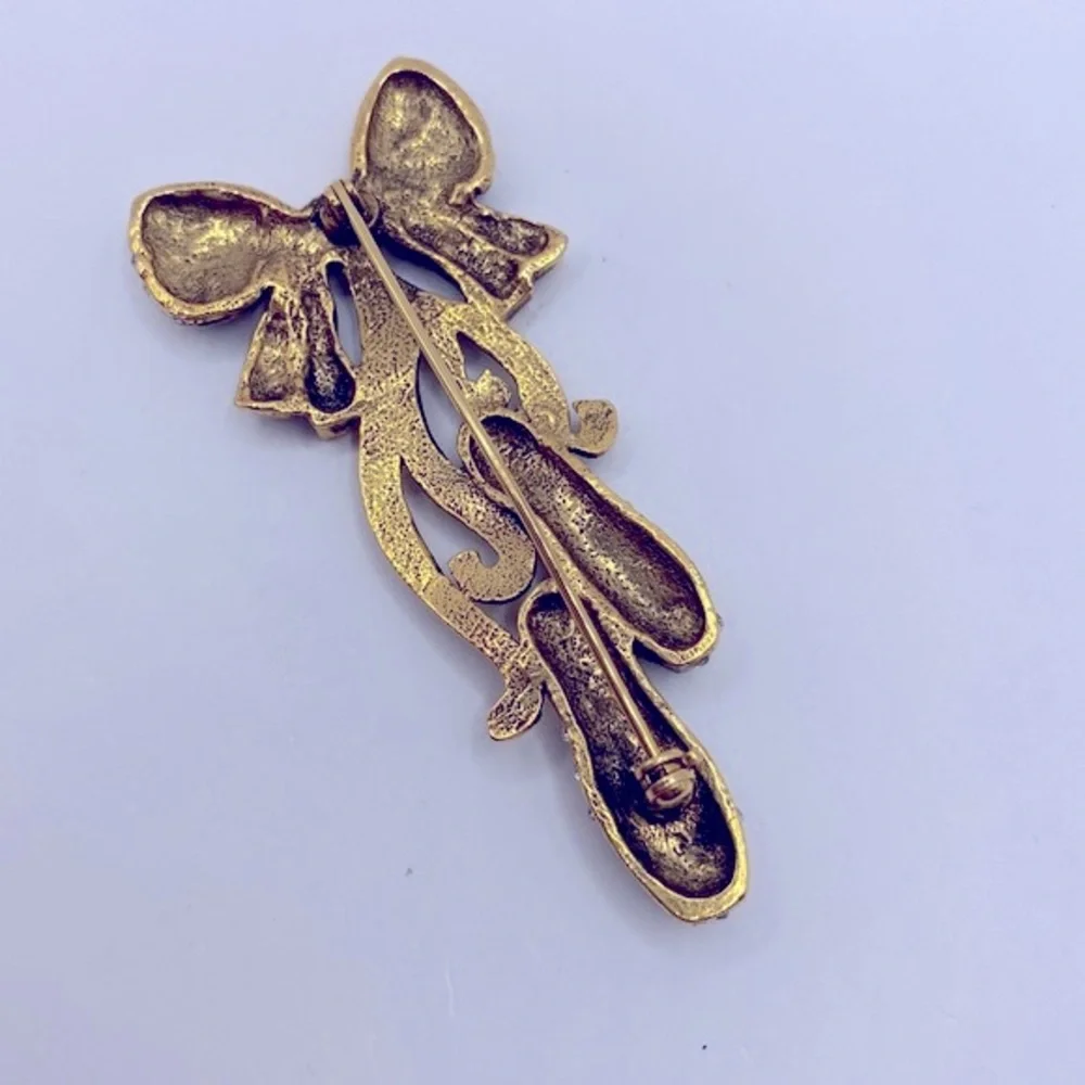 Vintage Gold Tone Rhinestone Ballet Slipper Brooch – Ballerina Aesthetic - Picture 3 of 5